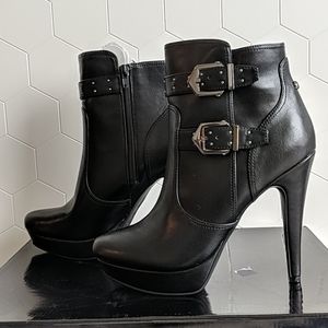 Guess Dalli Booties sz 9